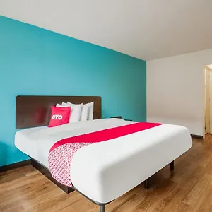 Oyo St. Louis Lambert Airport Hotel Woodson Terrace
