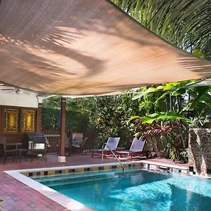 Travelers Palm Inn Key West