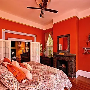 Huge Victorian Beauty Overlooking Forsyth Park Bed & Breakfast Savannah
